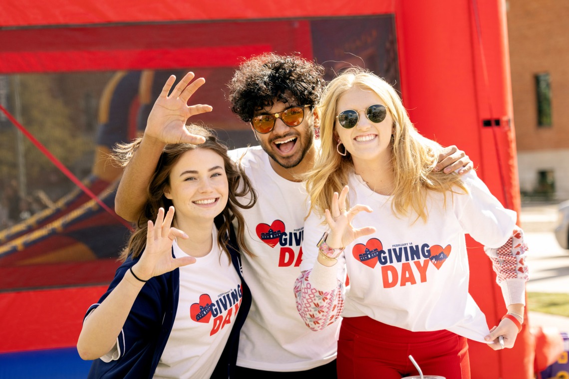 UArizona students representing their Sophomore Honorary on Giving Day